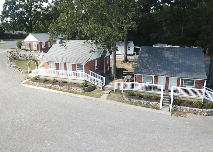 Early American Motel